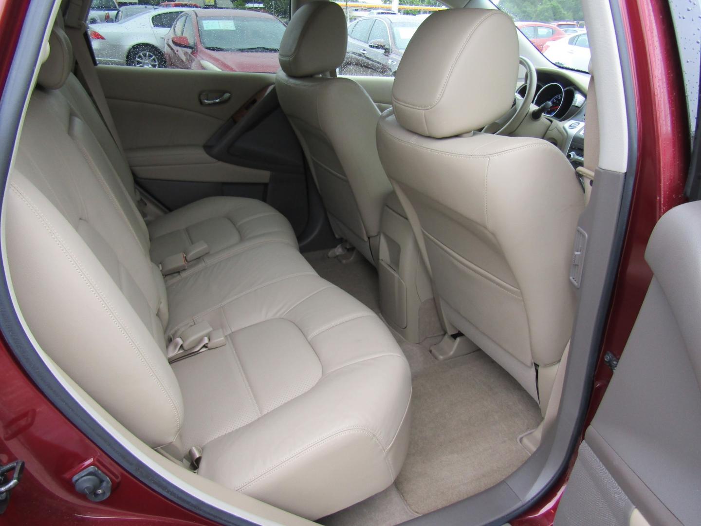 2011 Burgandy /Tan Nissan Murano (JN8AZ1MU0BW) with an V6 engine, Automatic transmission, located at 15016 S Hwy 231, Midland City, AL, 36350, (334) 983-3001, 31.306210, -85.495277 - Photo#8